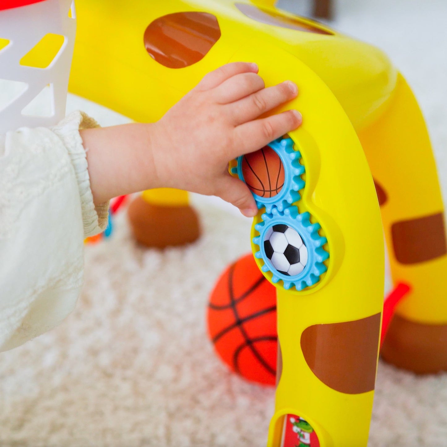 Giraffe Play & Score Activity Center