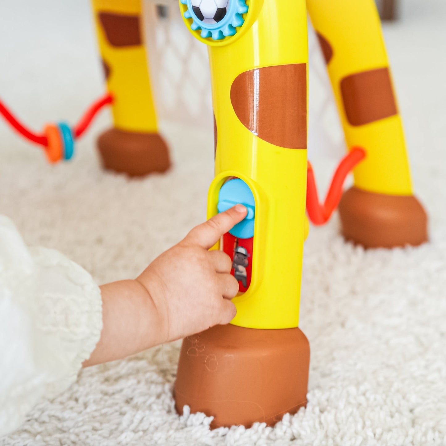 Giraffe Play & Score Activity Center